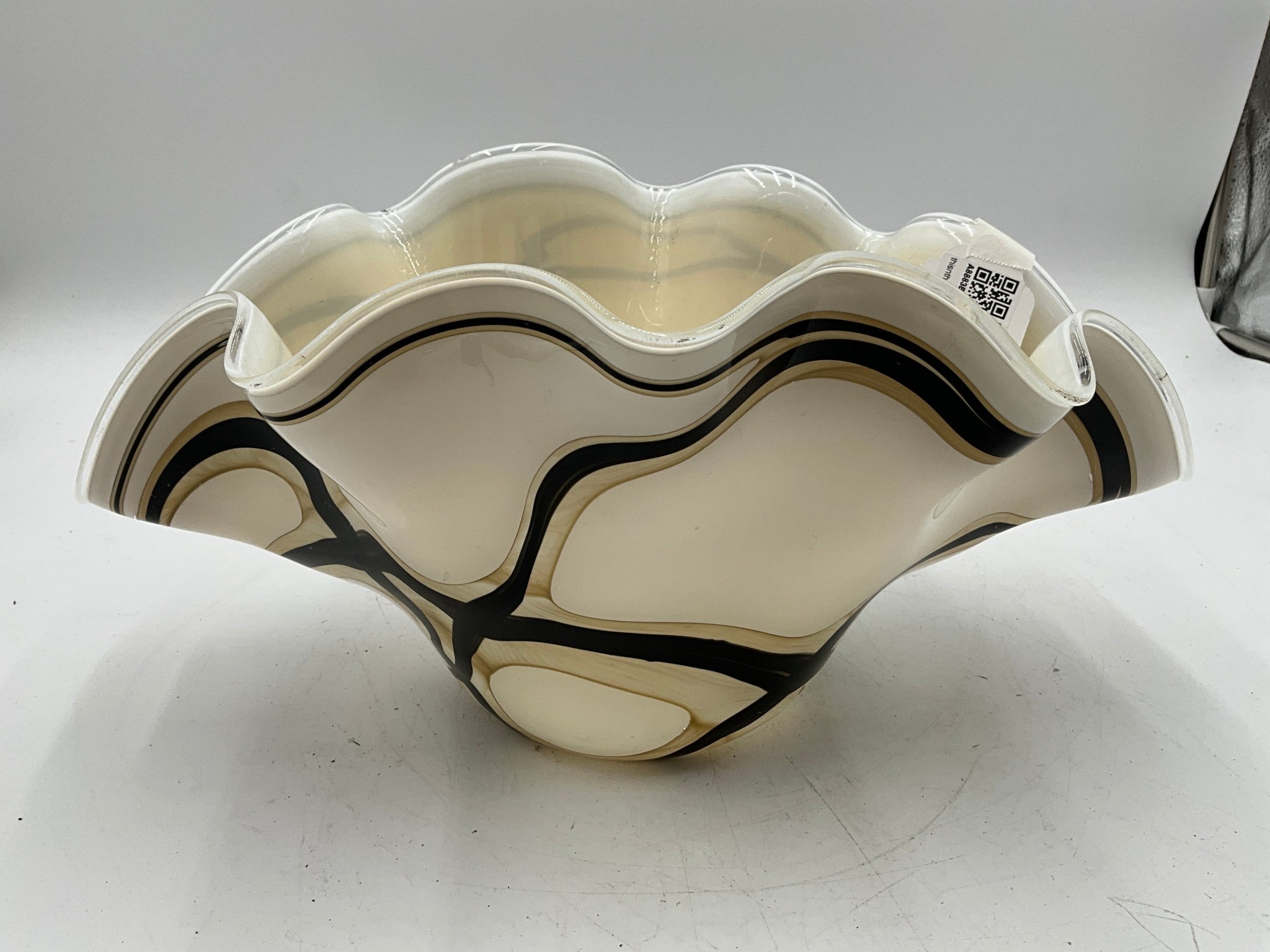 Handblown Ruffle Bowl